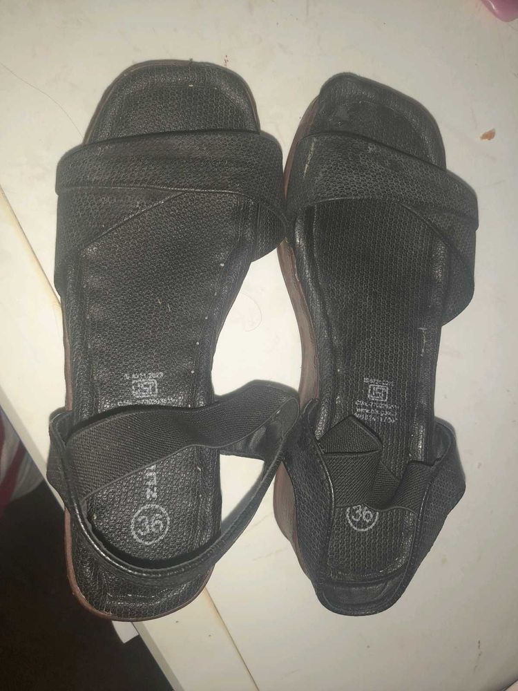 Comfortable Black Wedge Sandals