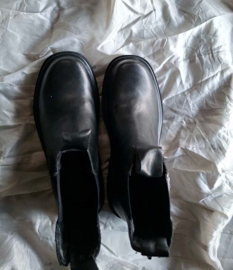 Black Chelsea Boots