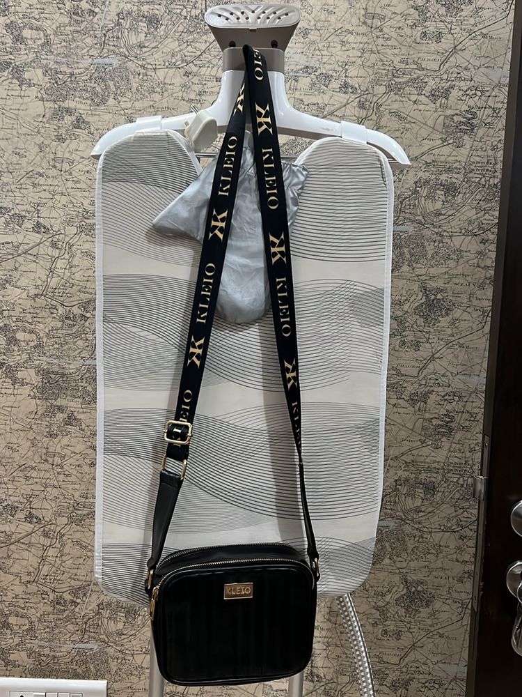 Kleio Sling Bag
