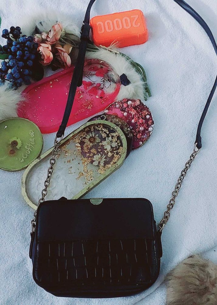 Black Croc Embossed Crossbody Bag
