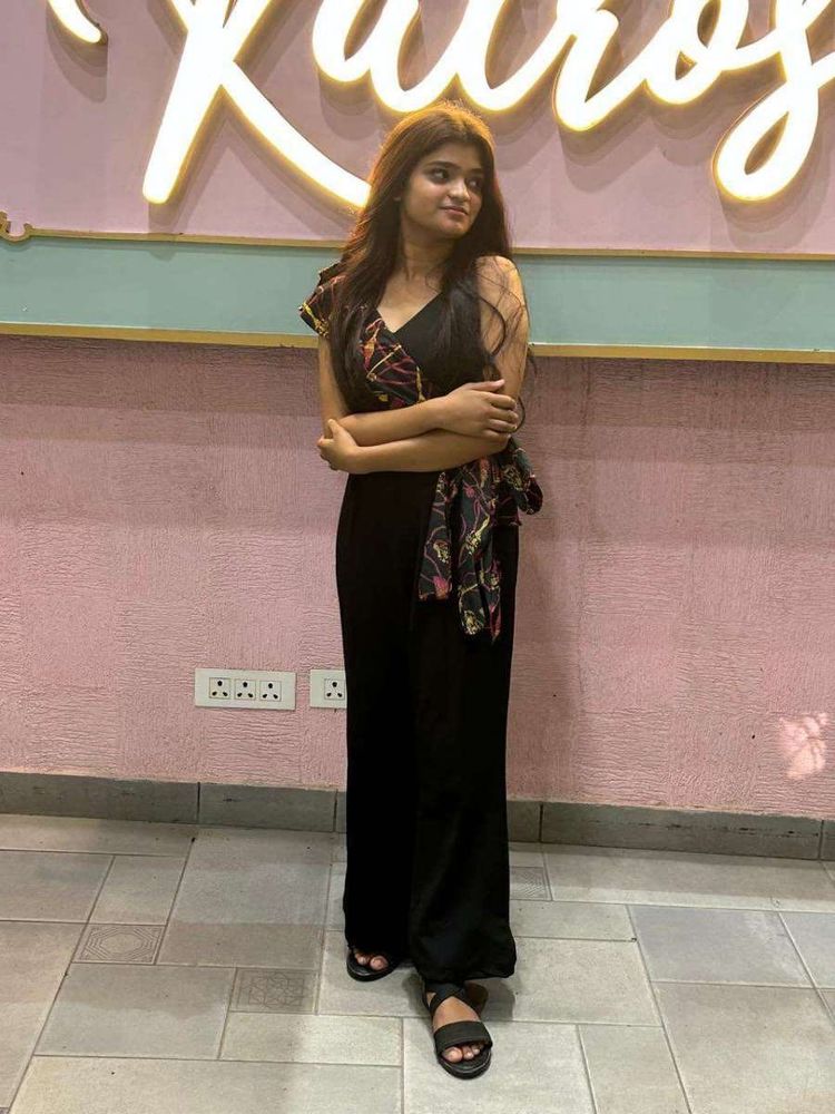 Chic Black Jumpsuit with Printed Accent