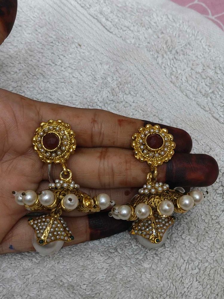 Elegant Gold Pearl Dangle Earrings