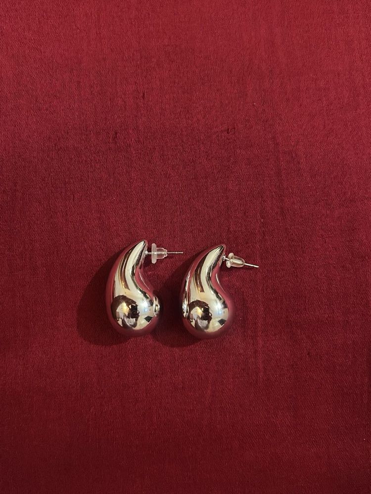 Kylie Jenner Inspired - Chic Teardrop Earrings