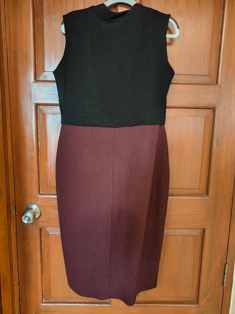 Chic Sleeveless Mock Neck Dress