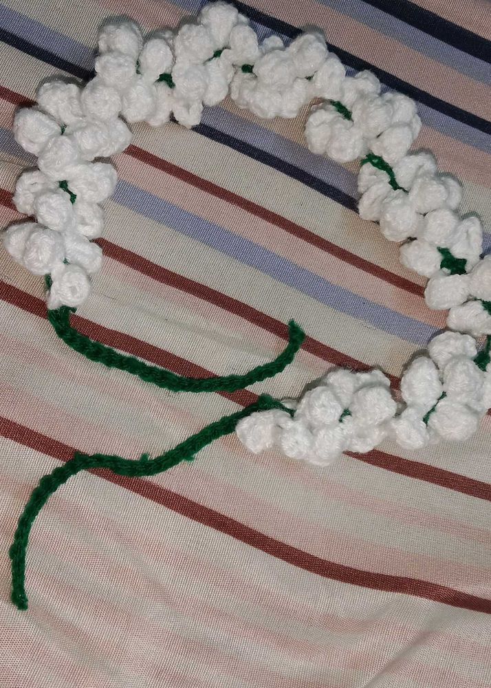 Handmade White Flower Necklace. pair of 1