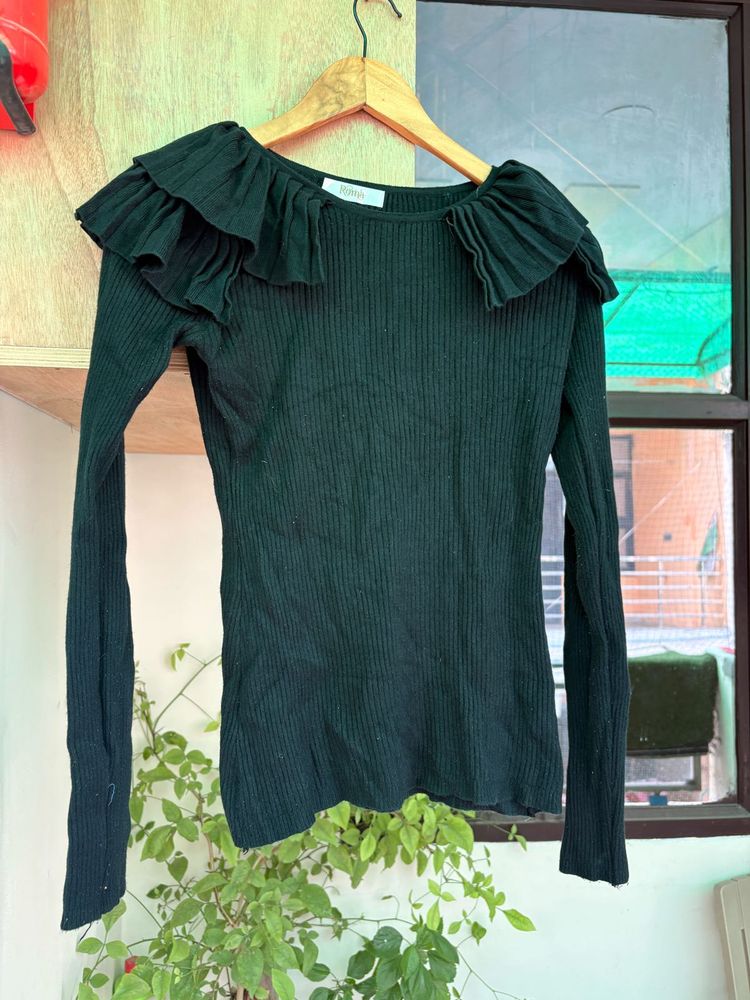Chic Black Ribbed Top with Ruffle Detail