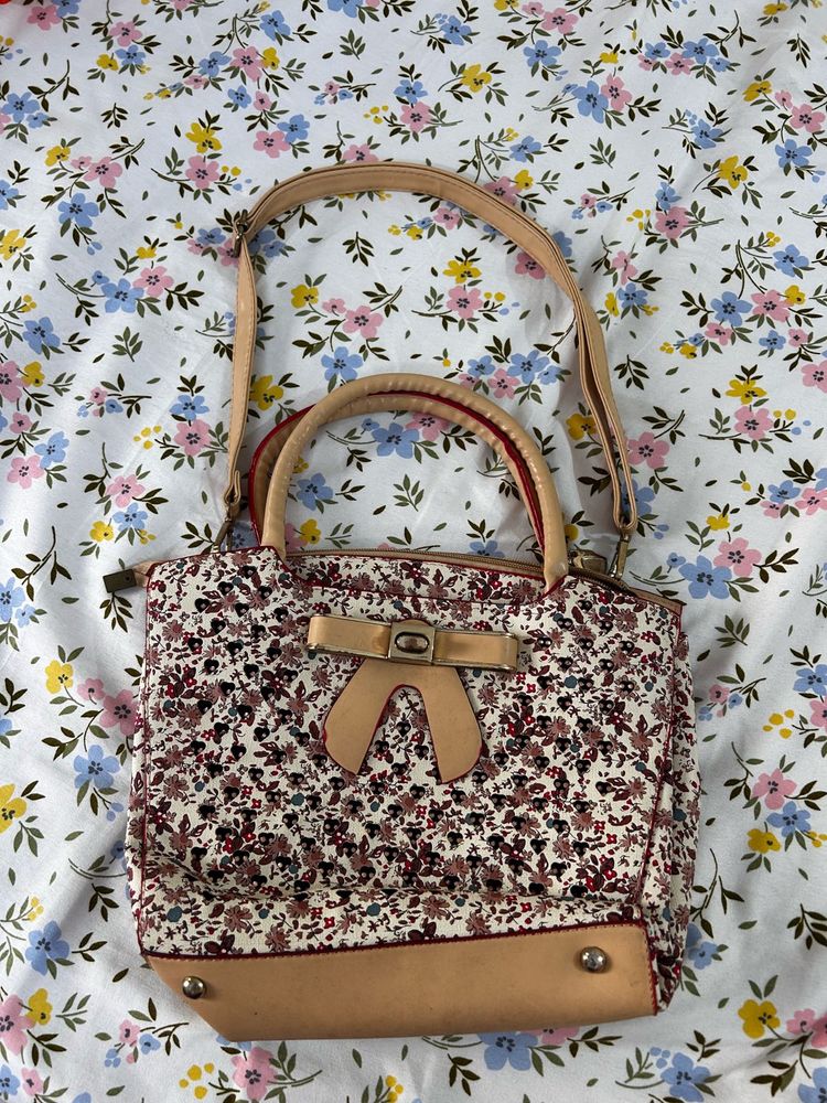Chic Floral Handbag with Bow Detail