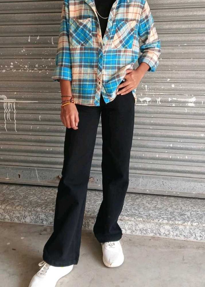 Black straight fit jeans for women