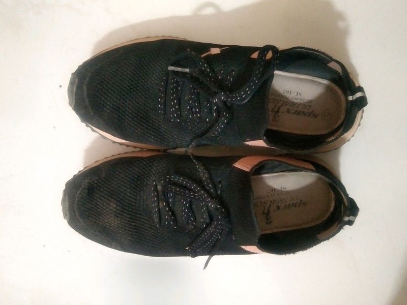 Sports Shoes