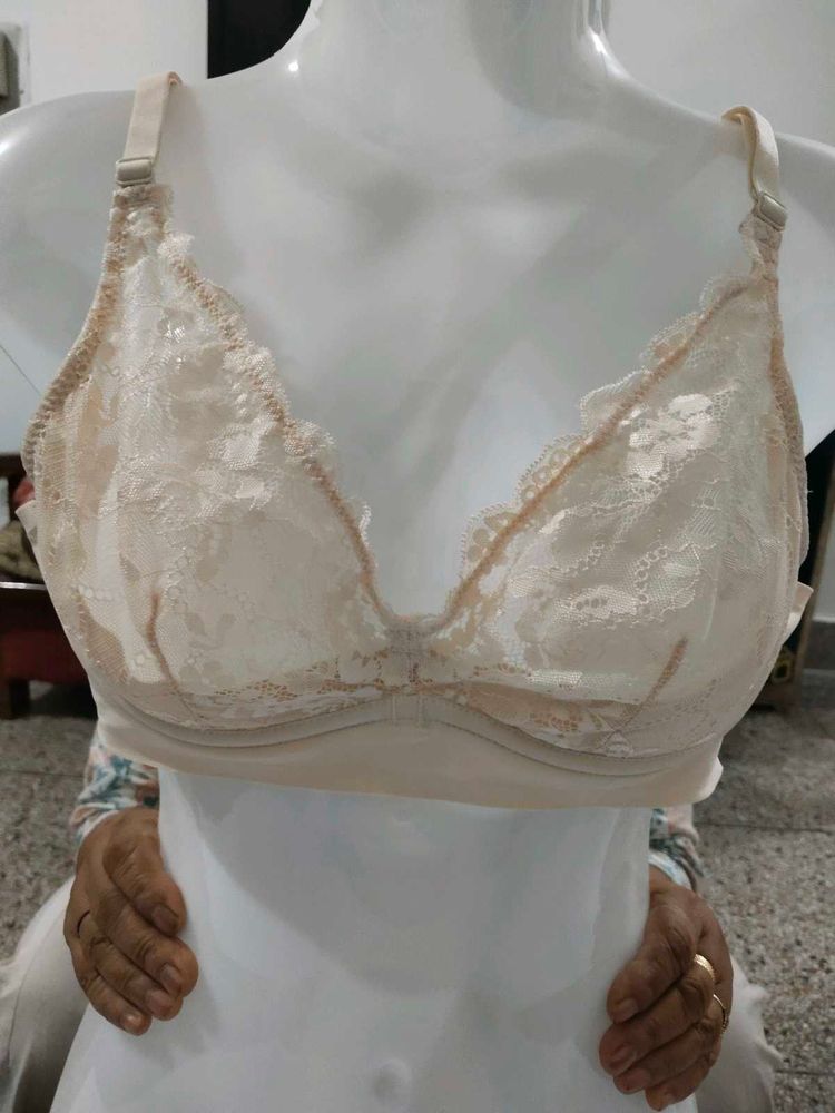 Premium White Soft Lace Full-Coverage Bra (Size: 3