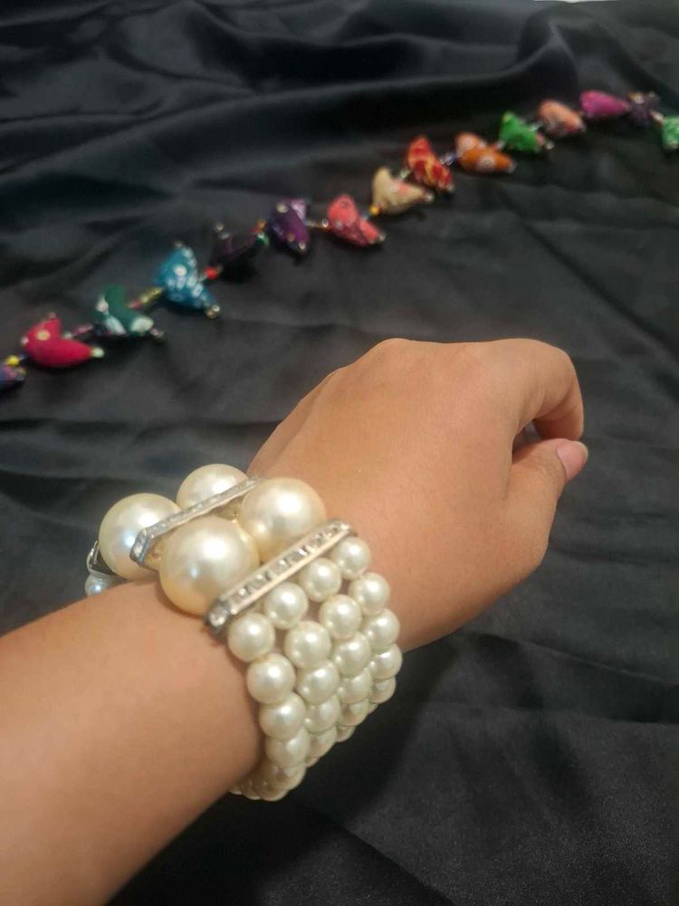Pearl Bracelet and matching earrings