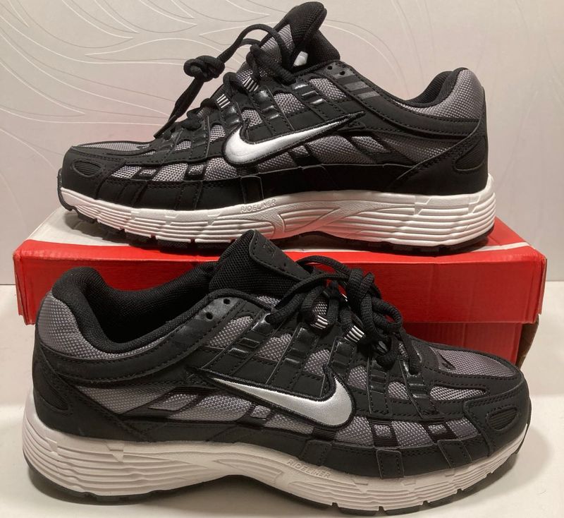 Nike Air Monarch IV Men's Sneakers