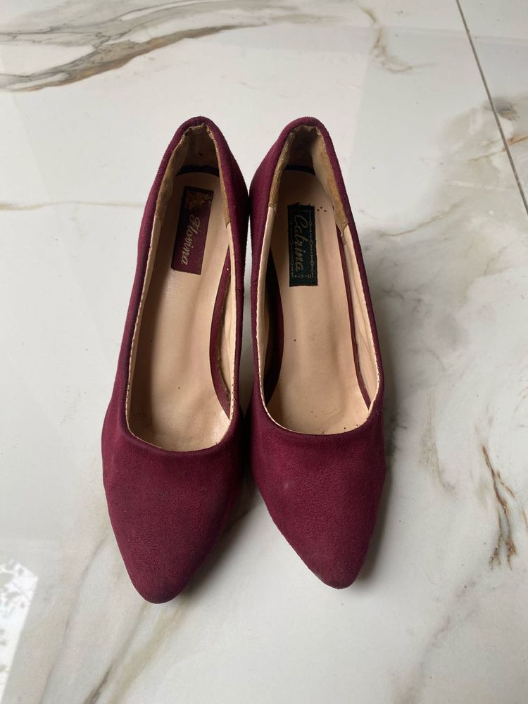 Chic Burgundy Suede Pumps