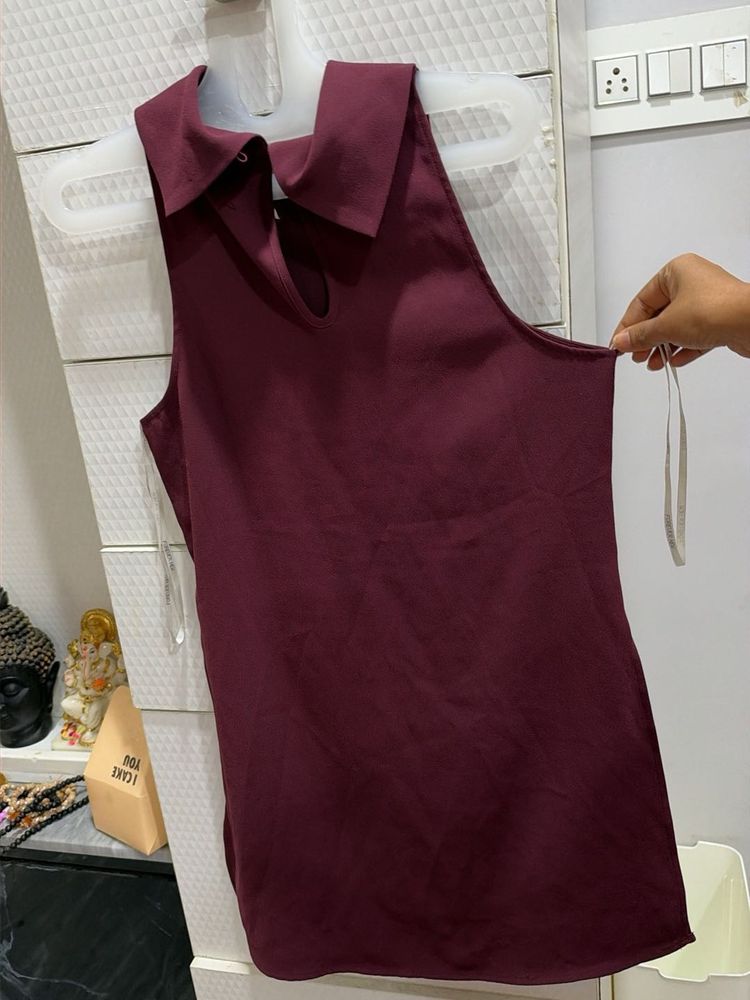 Maroon Collared Sleeveless Top