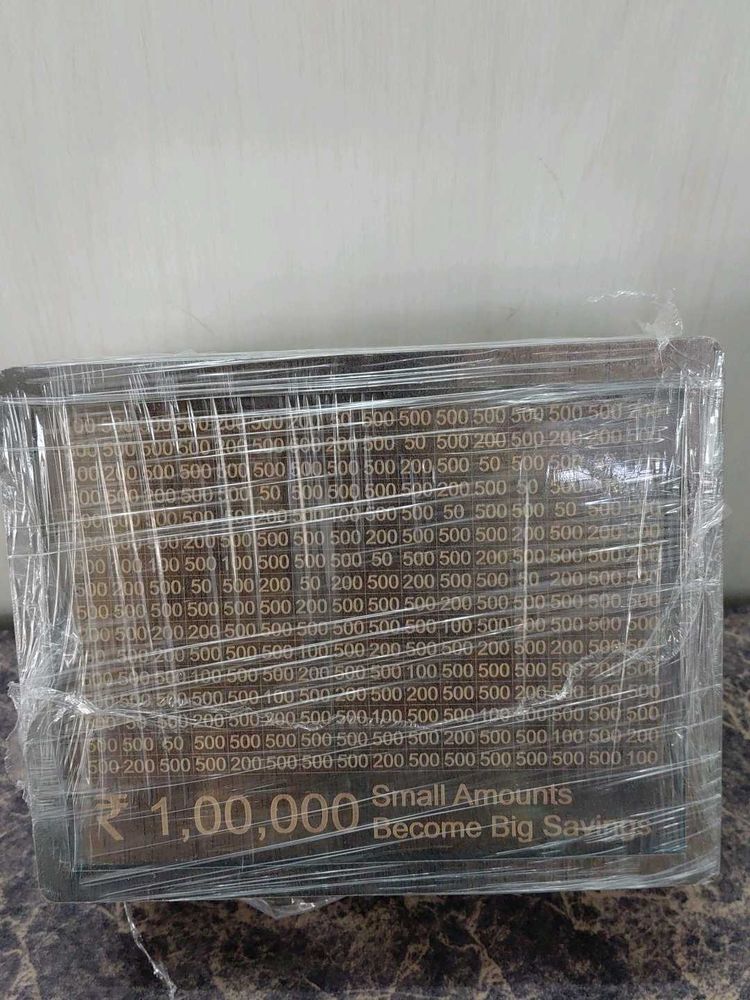 1 Lakh Savings piggy bank