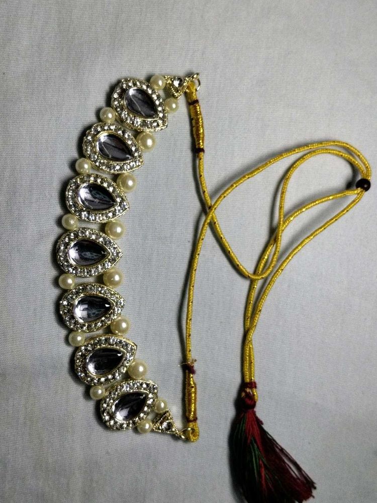 Stunning Kundan Necklace and Earring Set