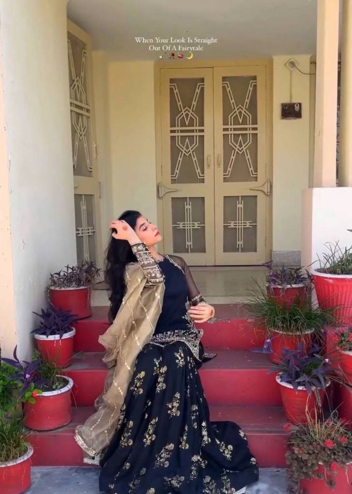 Elegant Black &amp; Gold Sharara 💛