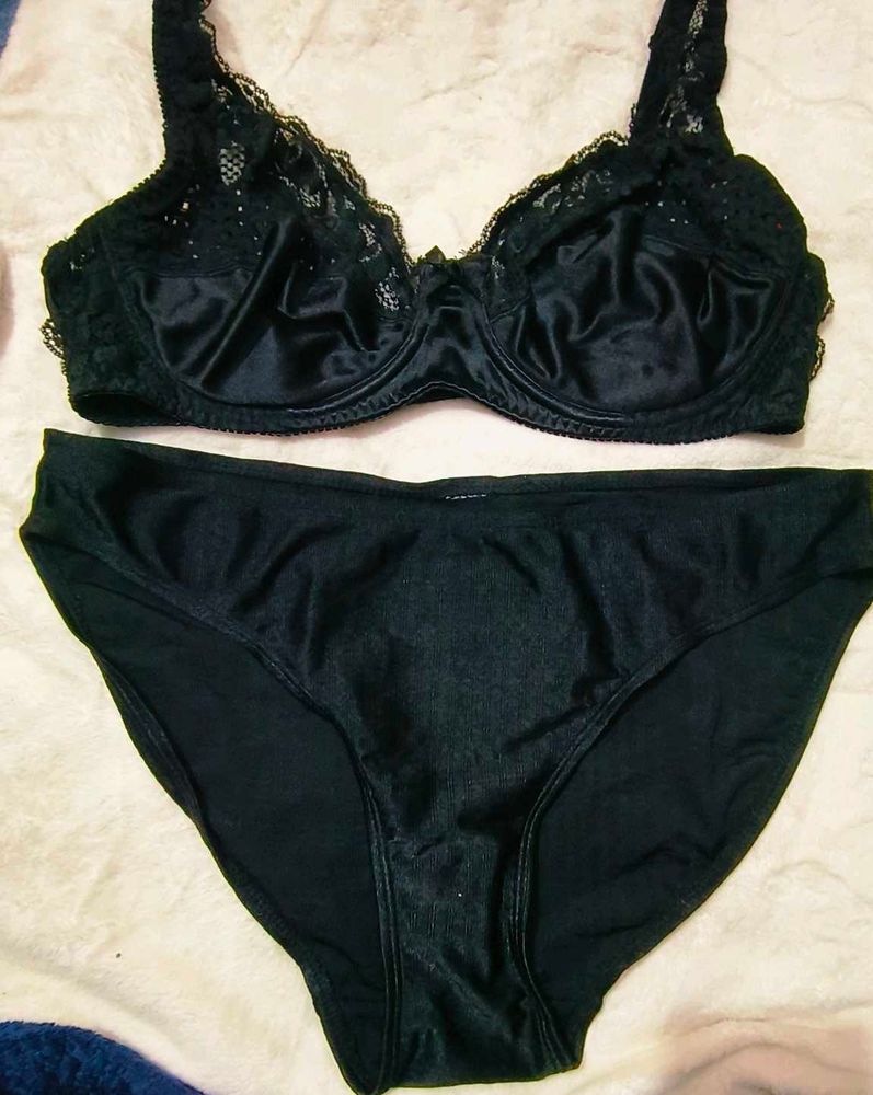 Lace Trim satin lingerie set 👍