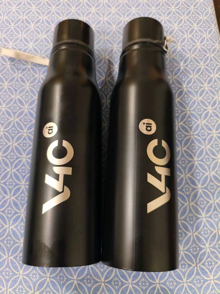Set of 2 Black Water Bottles