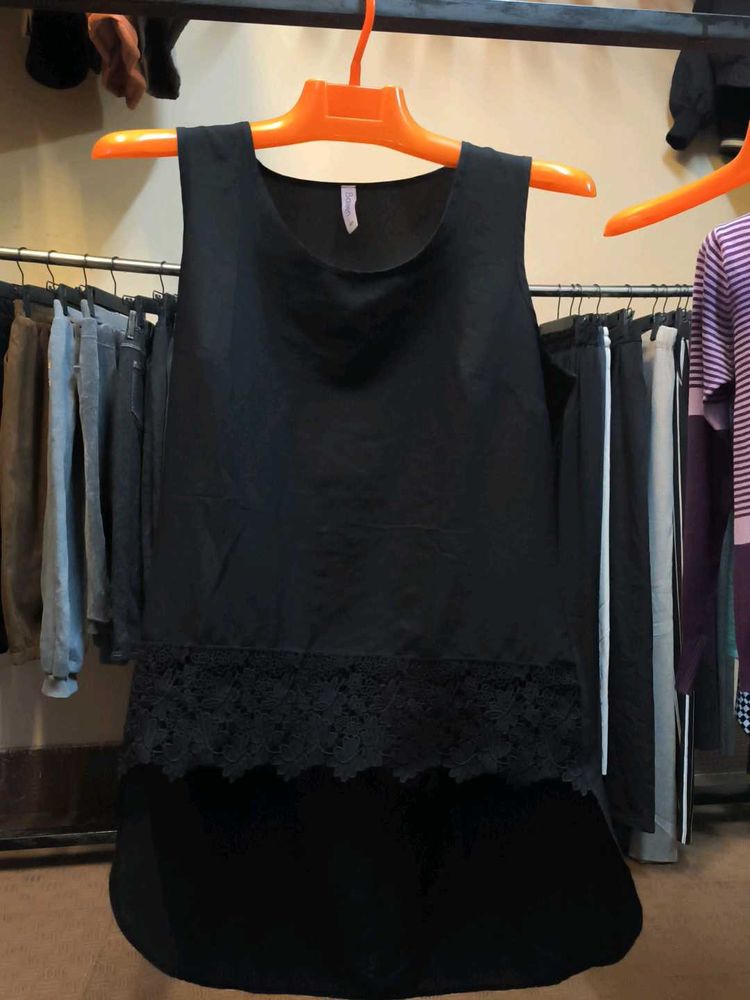 Sleeveless Black Lace Trim Top