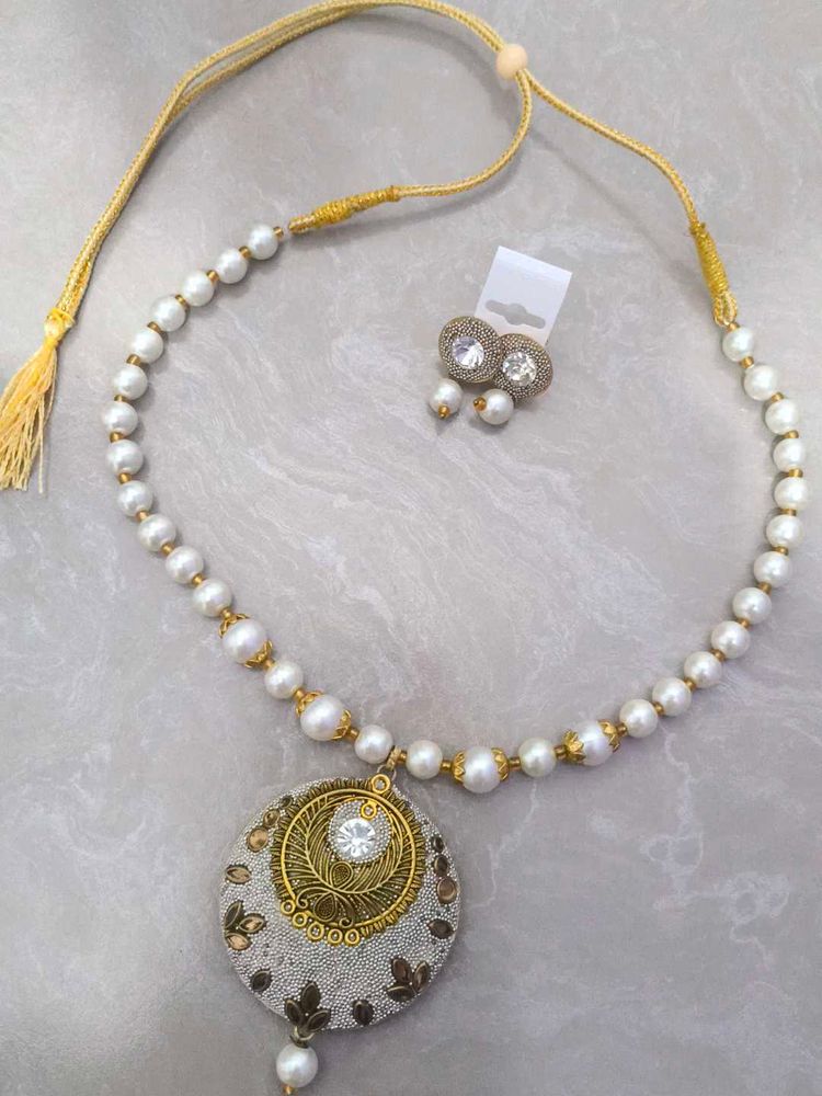 Elegant Pearl Necklace &amp; Earring Set