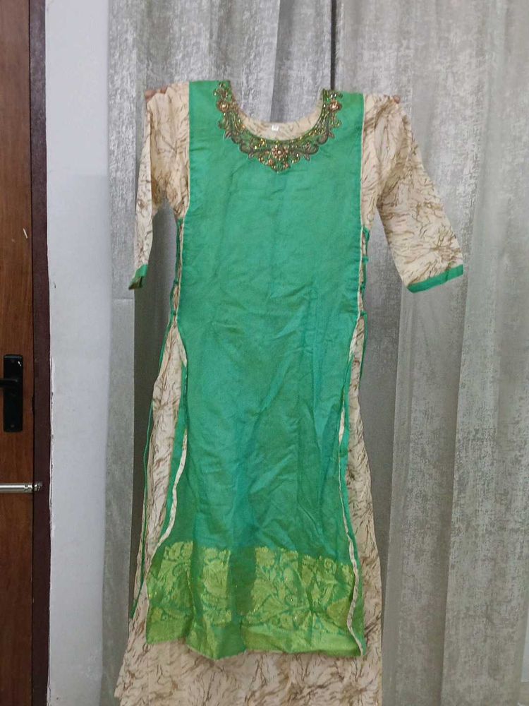 Elegant Green &amp; Beige Kurta Set