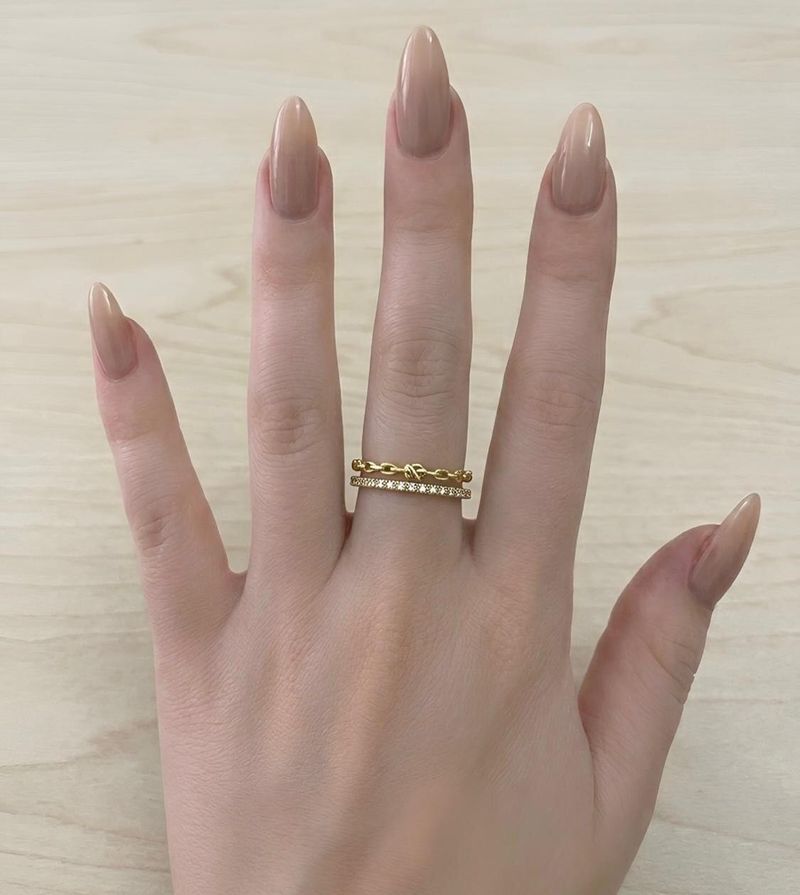 Elegant Gold Embroidered Ring