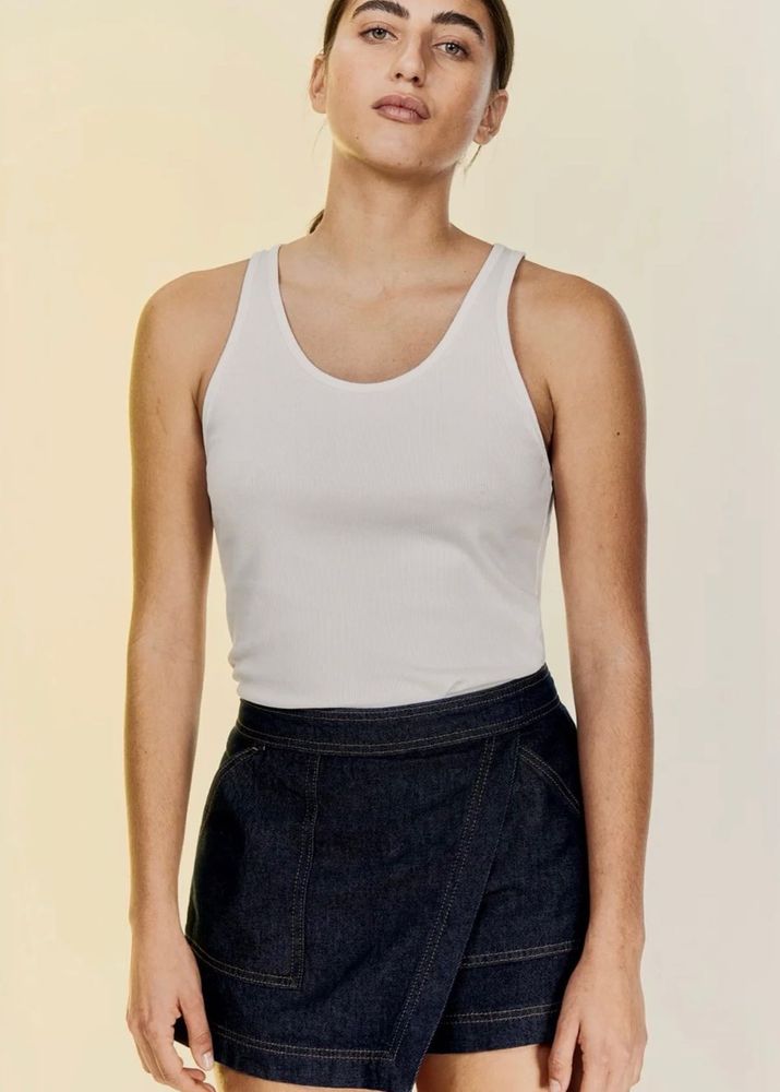 H&amp;M Basic White Tank Top
