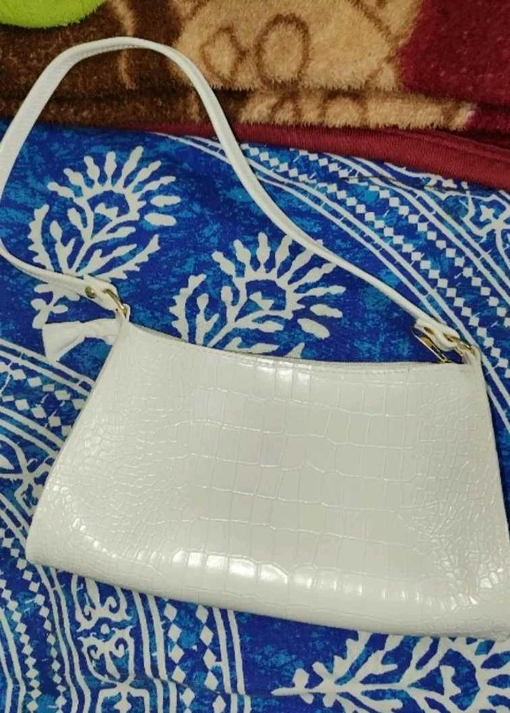 Chic White Croc Embossed Shoulder Bag