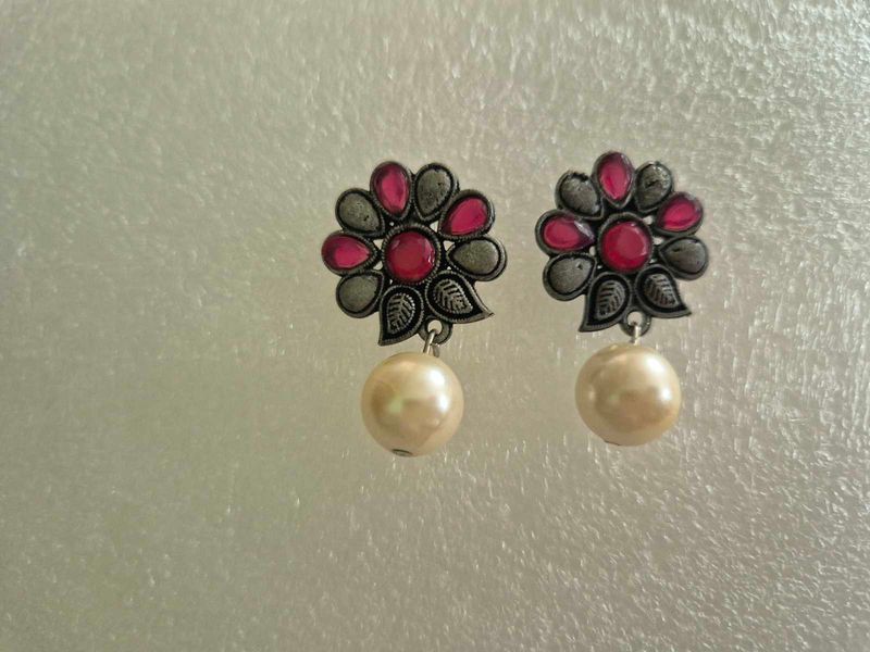 Customized Elegant Pearl Drop Earrings - Unused