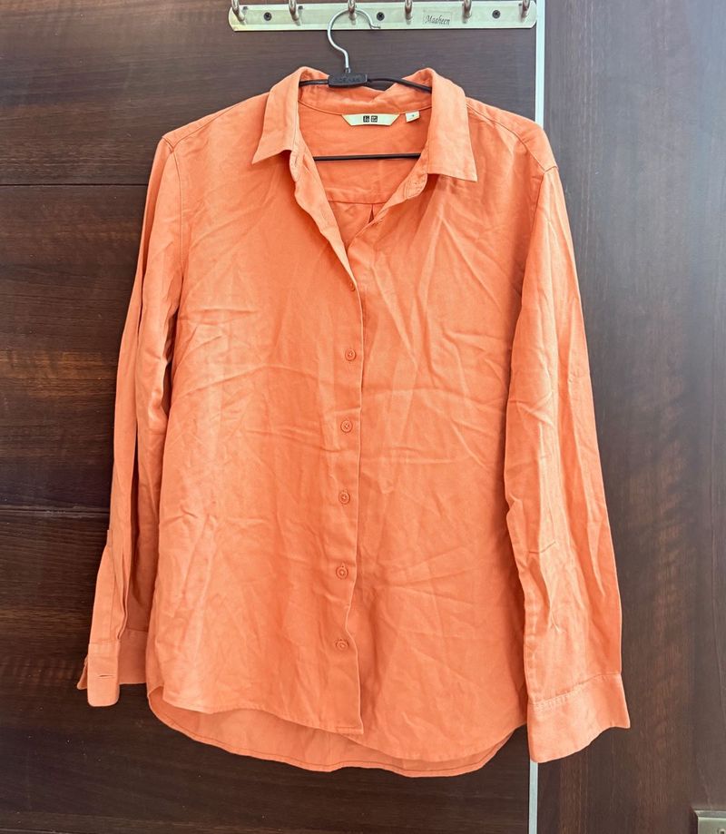 UNIQLO Button-Up Shirt