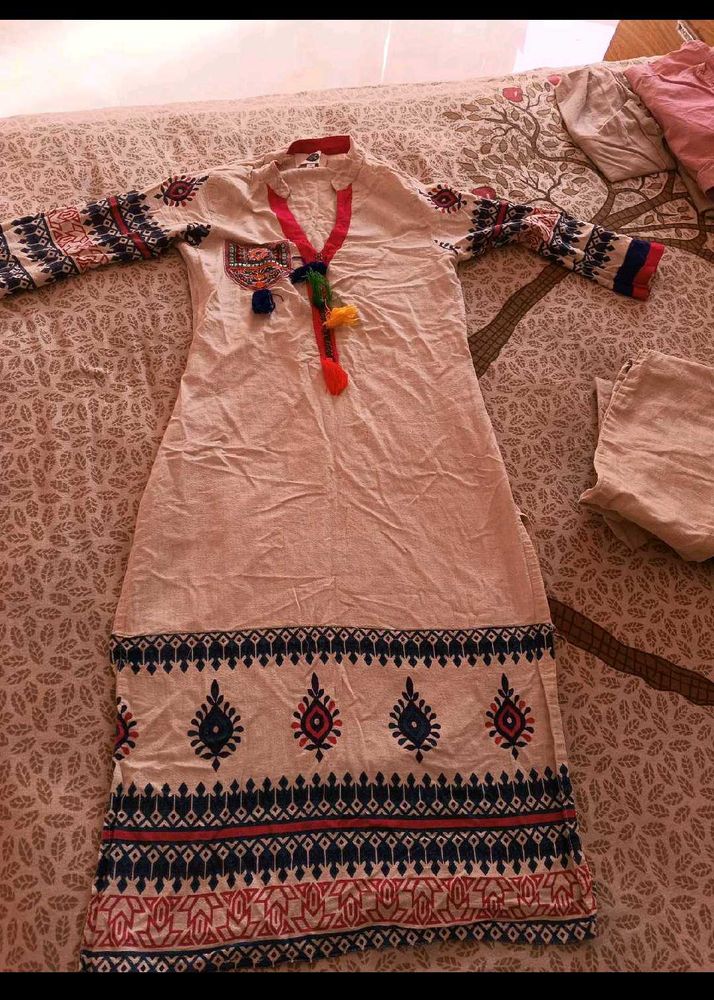 I Am Selling Kurta Set