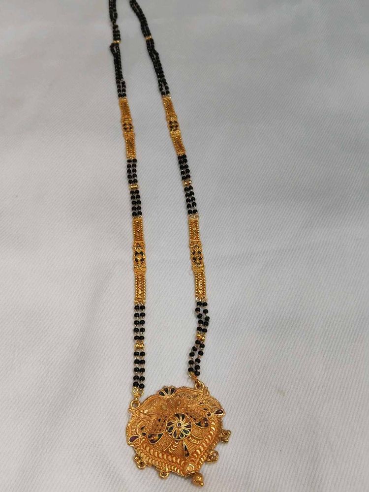 Elegant Gold Mangalsutra