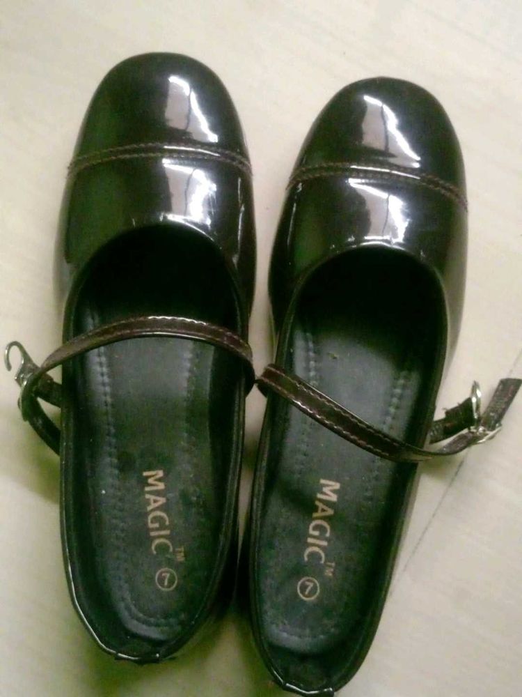 Brown classic comfortable bellies for women