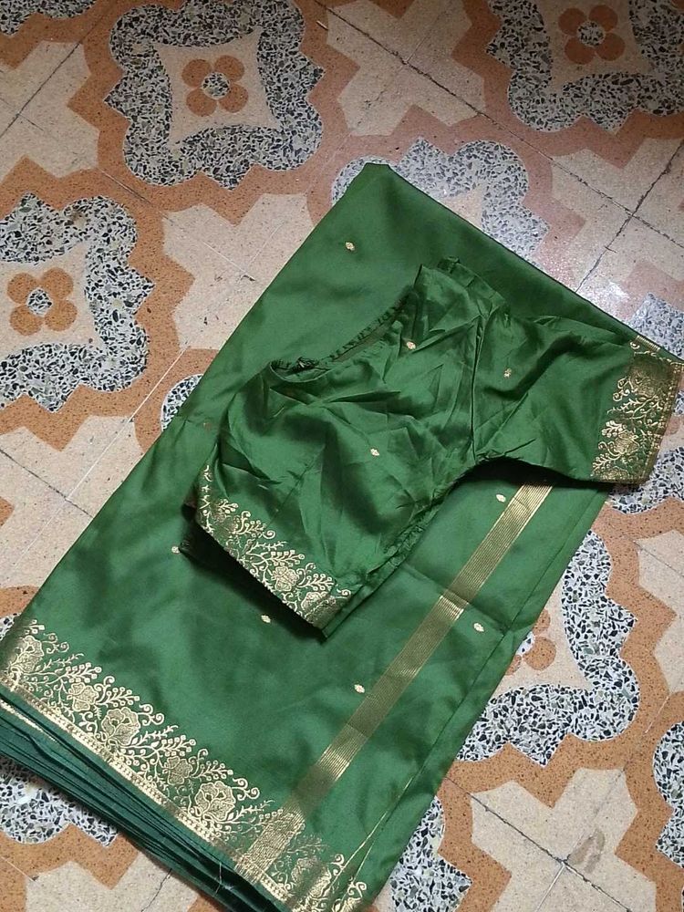 Elegant Green Silk Saree with Blouse
