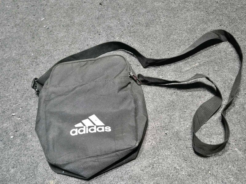 🎒 AUTHENTIC ADIDAS PRIMEGREEN CROSSBODY SIDE BAG