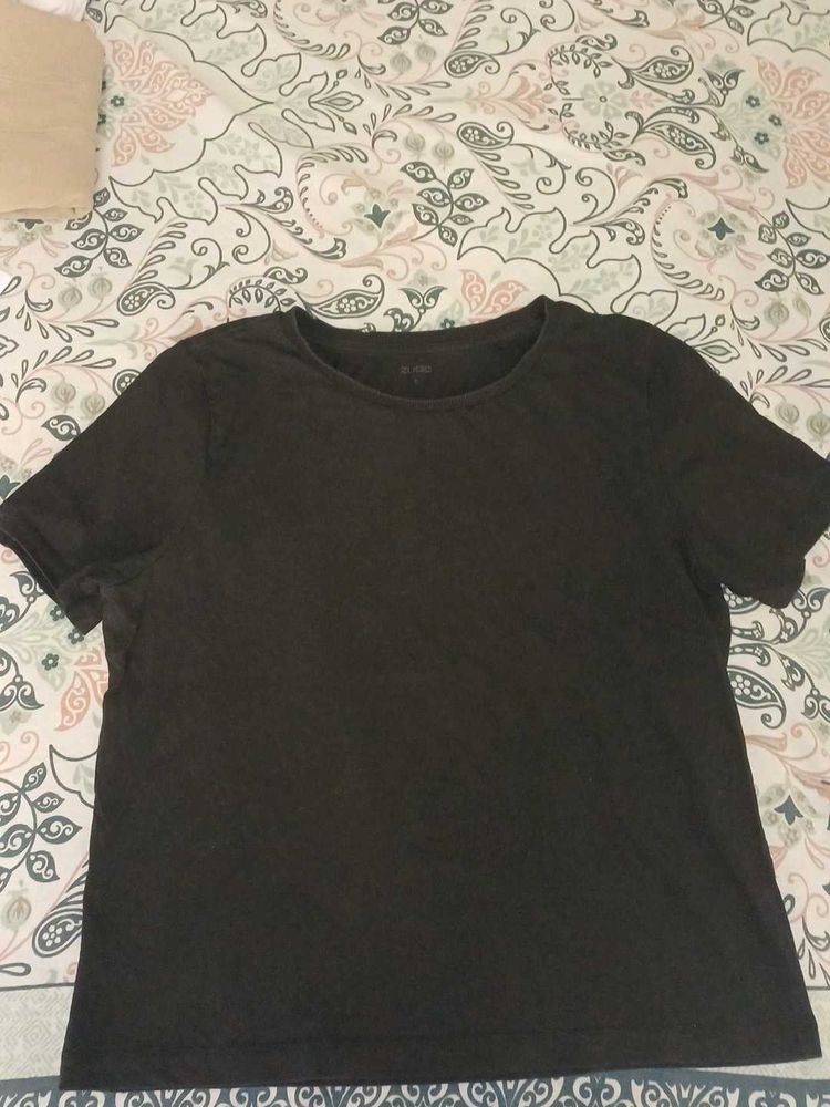 Simple Black T-Shirt