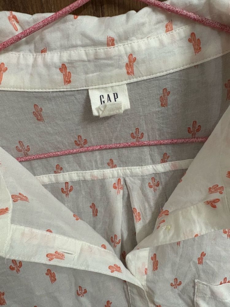 GAP Cactus Print shirt