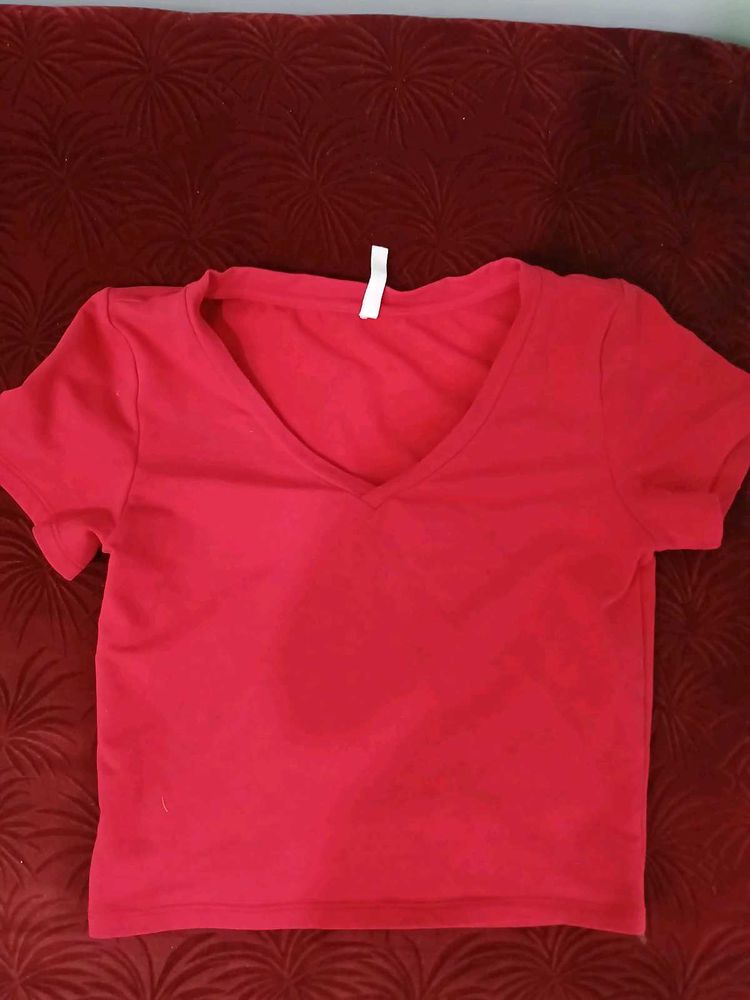 Red V-neck Cropped T-Shirt