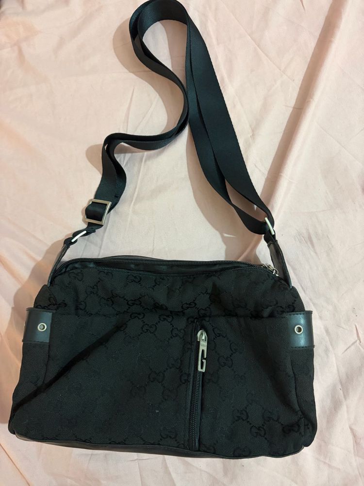 Gucci Shoulder Bag - Classic Style