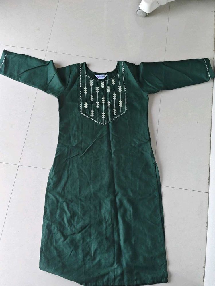 Elegant Green Embroidered Kurta