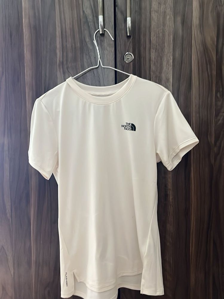 The Classic/Elevated Basic North Face White T-Shir