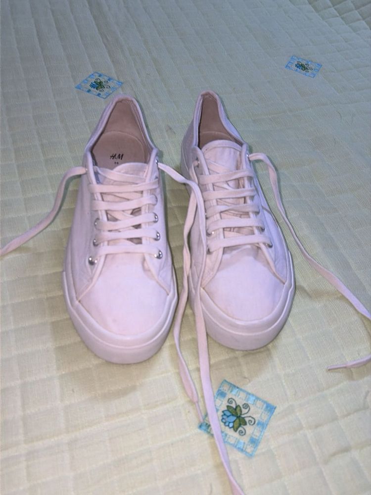 H&amp;M white Canvas Sneakers