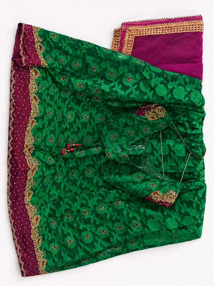👰 : Heavy Work Lehenga with FREE chuda