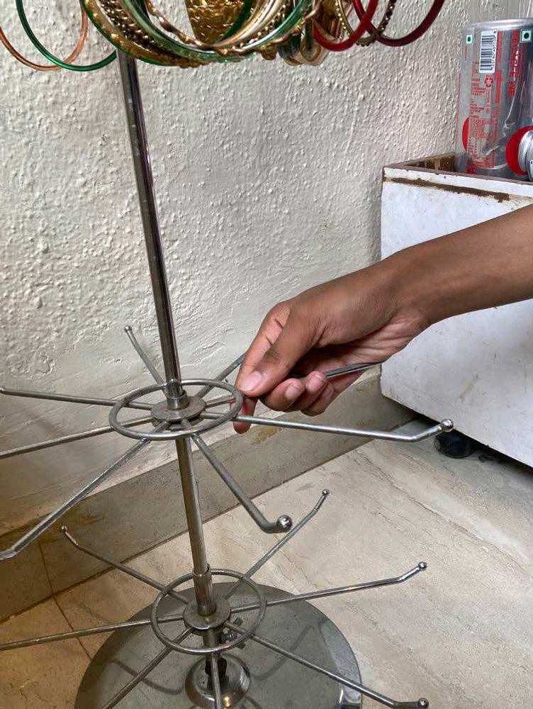 Rotating Bangle Holder