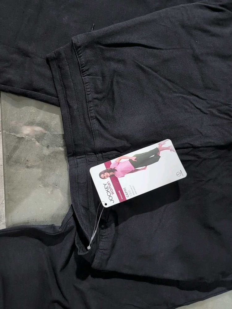 jockey capri  new with tag