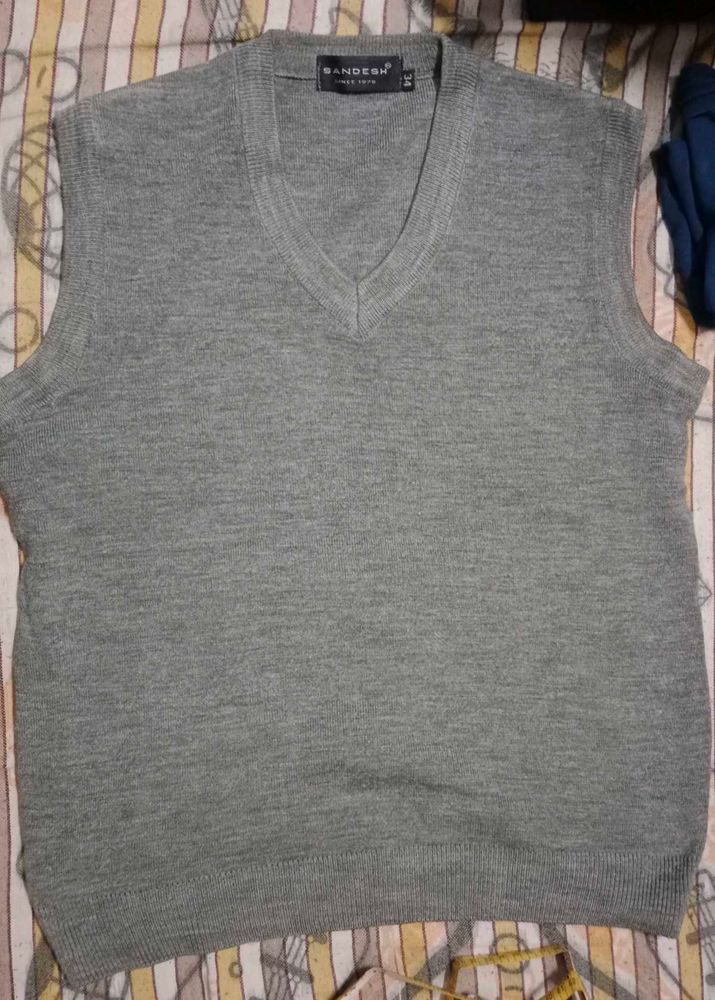 Men's Grey V-Neck Sleeveless Sweater