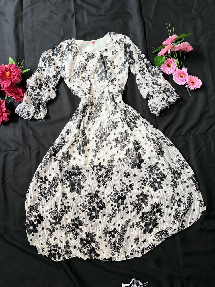 Chic Floral Print Pleated Dress