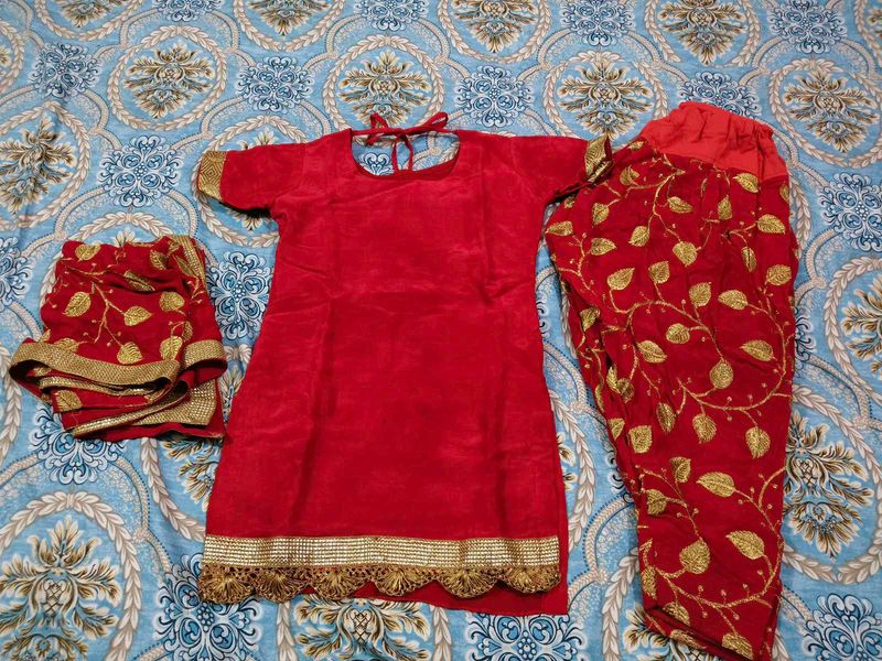 beautiful punjabi style salwar suit for little gir