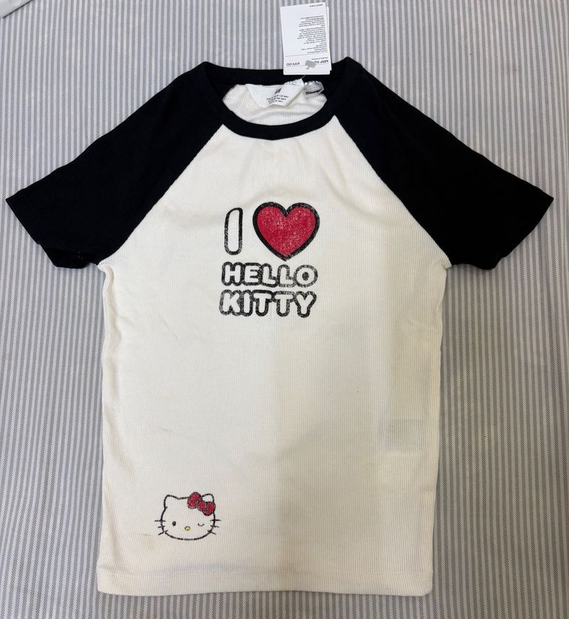 H&amp;M Printed Hello Kitty Jersey Top